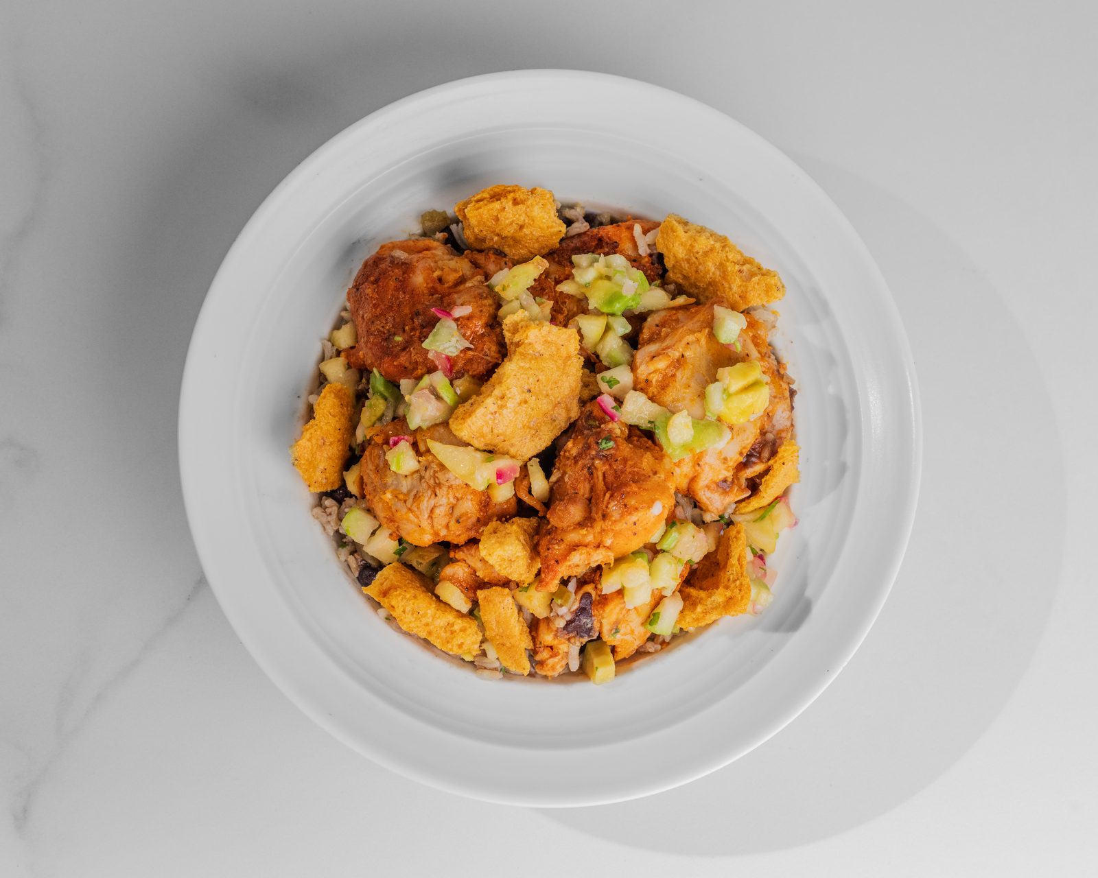 Chifrijo de Chicharron de Pollo